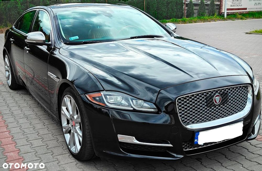 Jaguar XJ 3.0 T AWD LWB Portfolio - 1