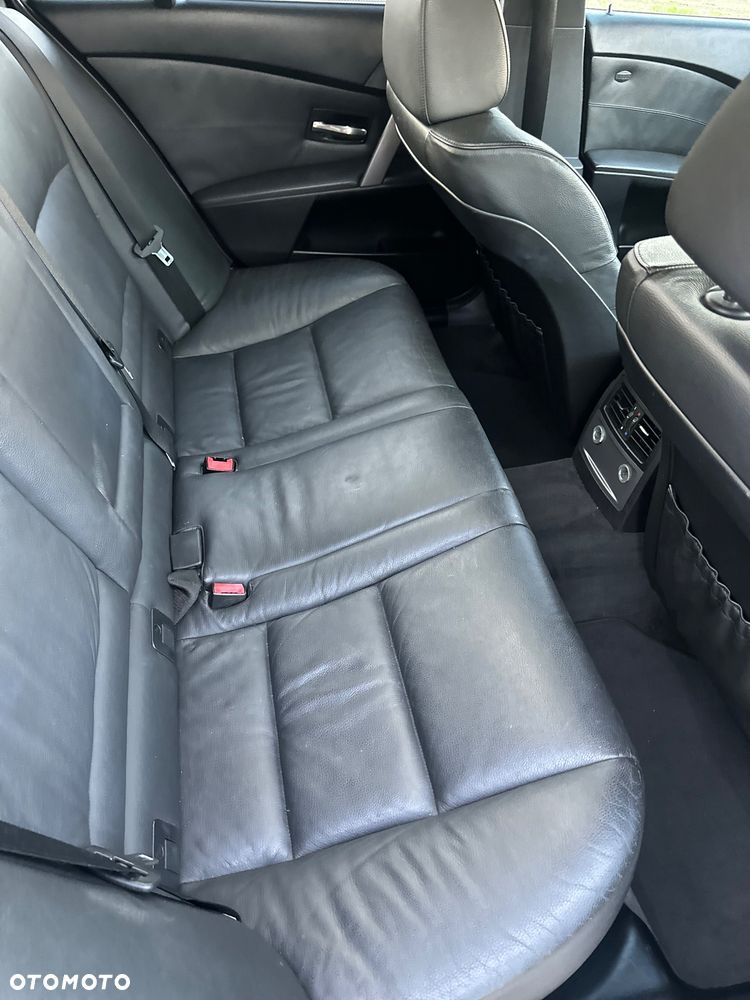 BMW Seria 5 525d - 15