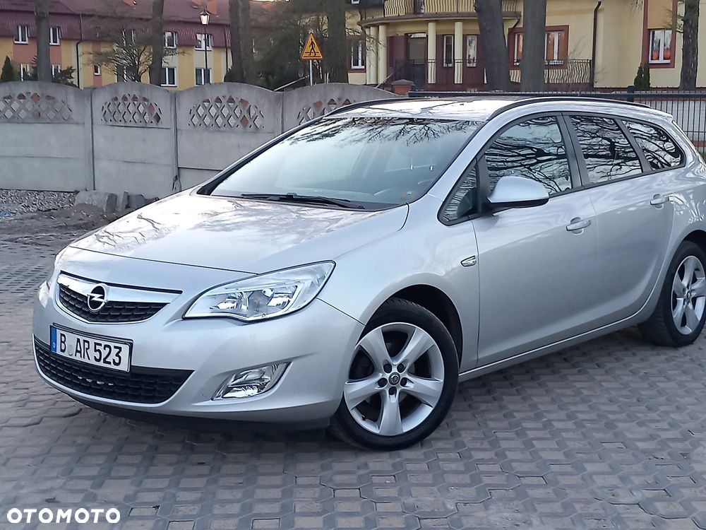 Opel Astra 1.6 150 Jahre - 13