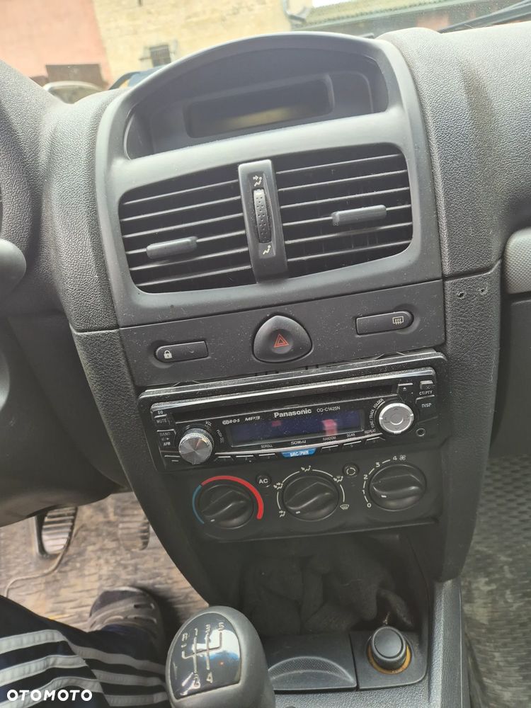 Renault Clio 1.2 16V Alize - 7