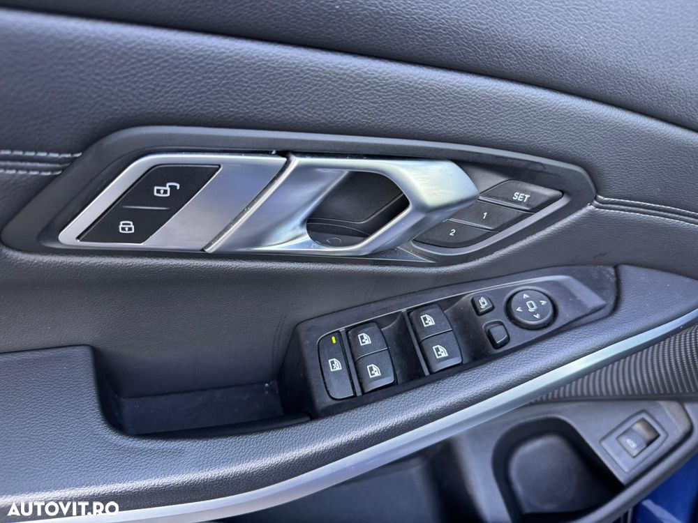 BMW Seria 3 330i xDrive Aut. Luxury Line - 13