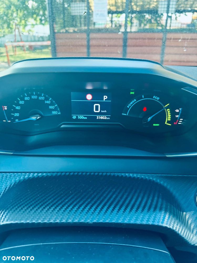 Peugeot 208 - 11