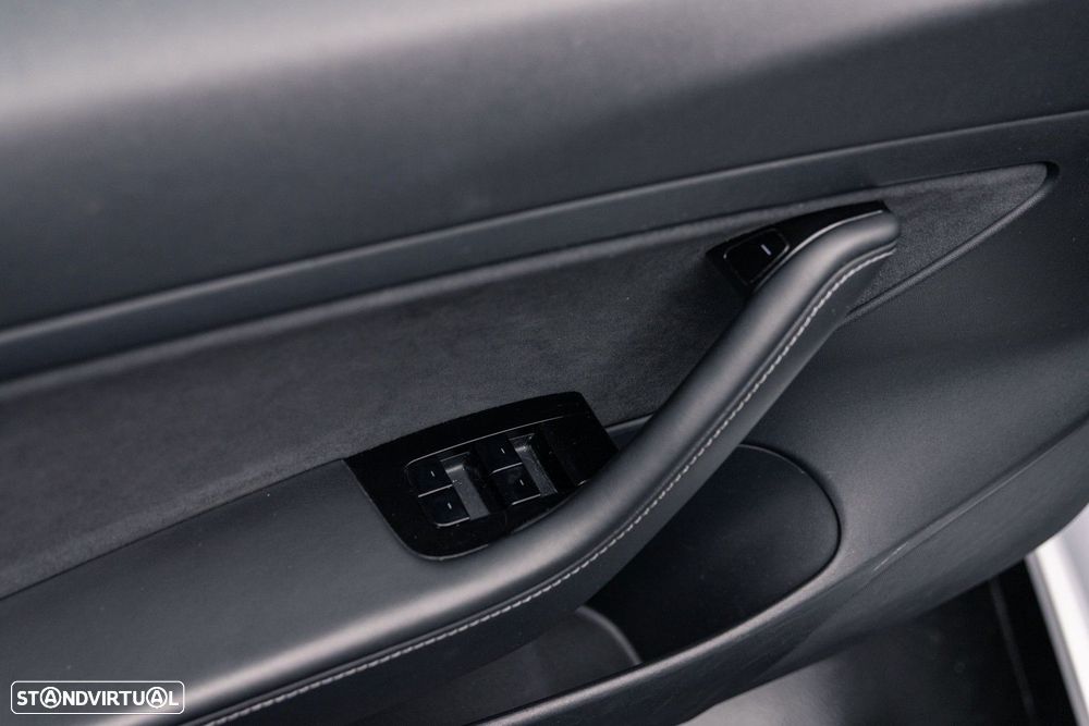 Tesla Model 3 Standard RWD Plus - 37