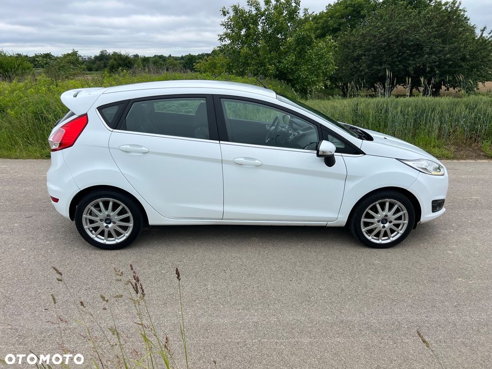 Ford Fiesta 1.0 EcoBoost Hybrid S&S TITANIUM - 9