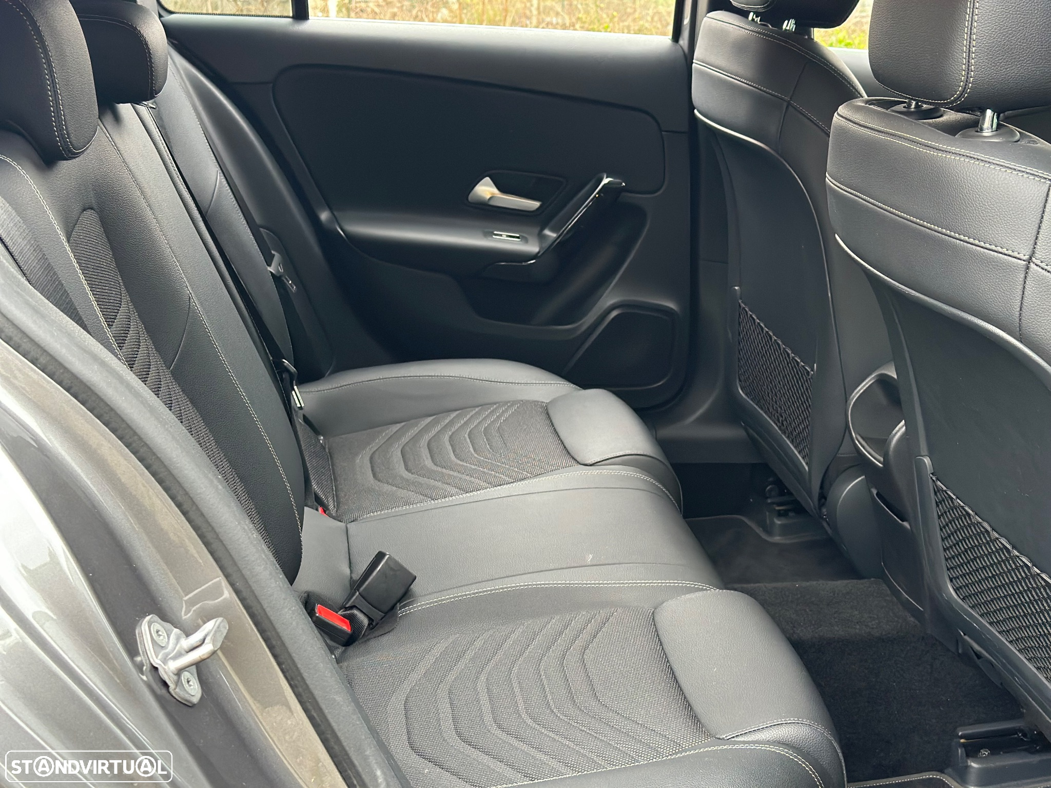 Mercedes-Benz A 180 d Style Plus Aut. - 32