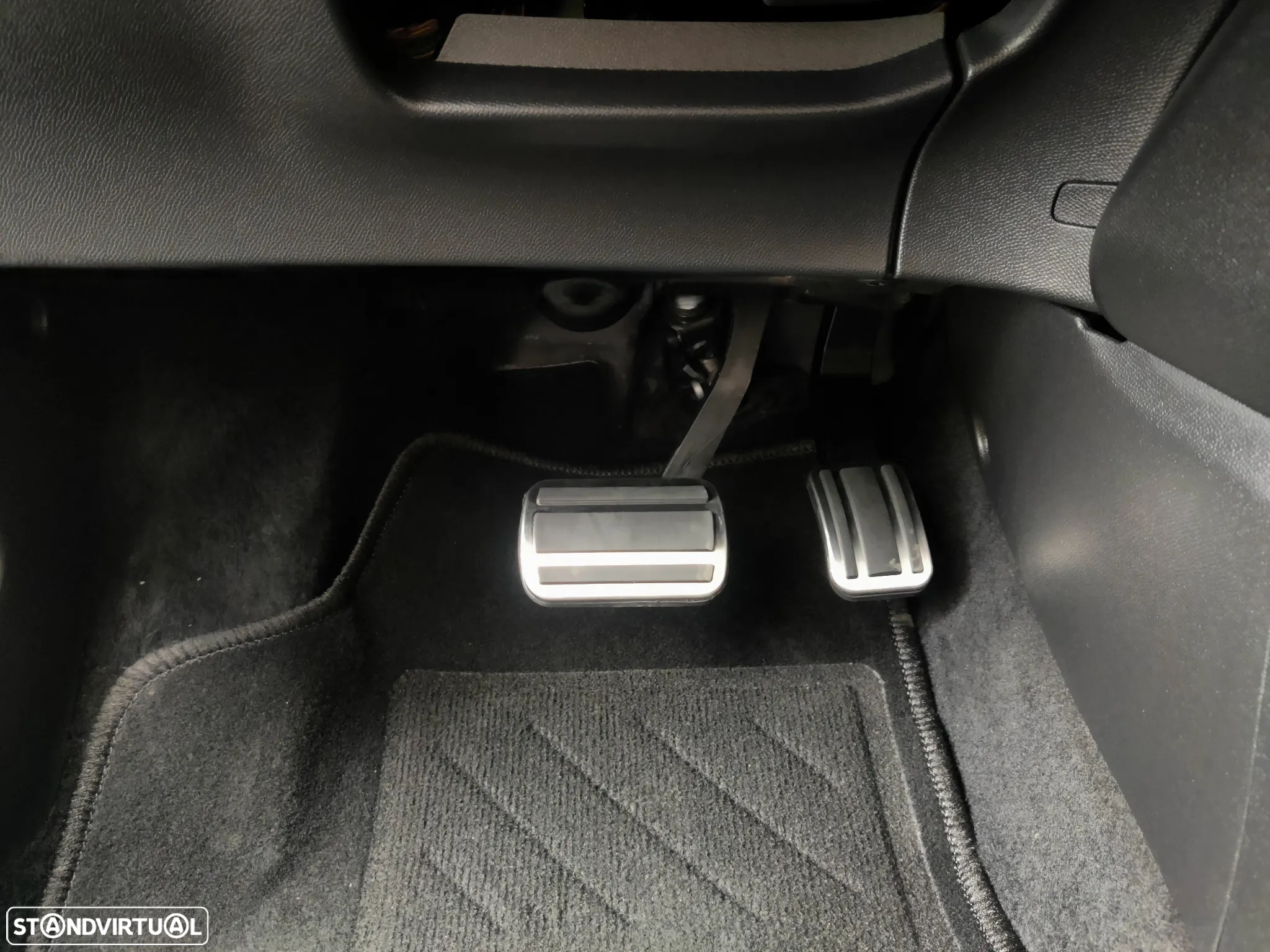 Peugeot e-208 50 kWh Allure - 24