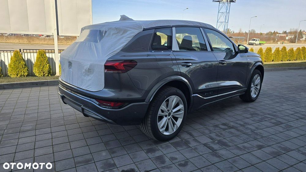 Audi Q6 e-tron - 6