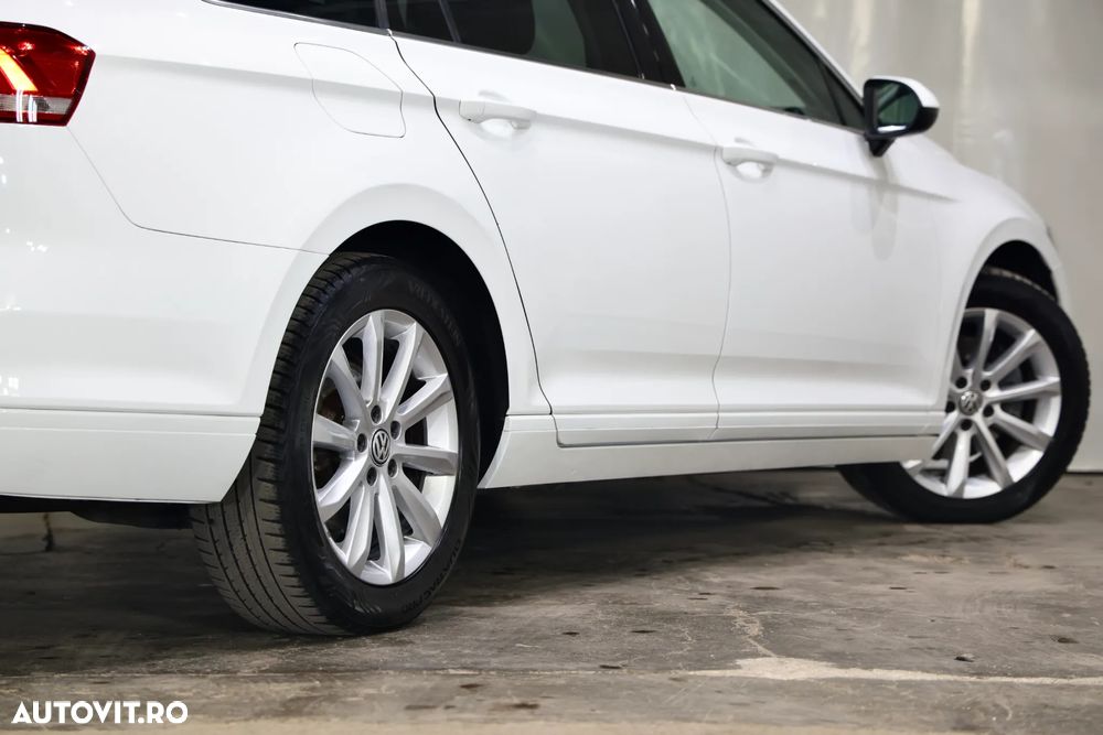 Volkswagen Passat 2.0 TDI Comfortline - 29