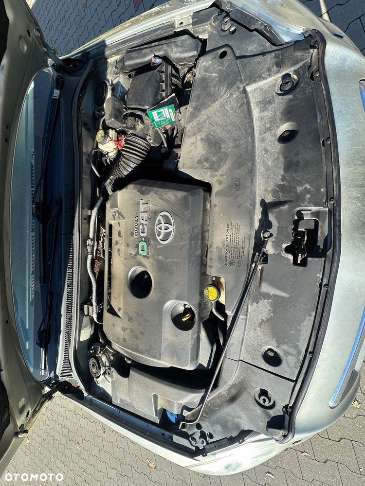 Toyota Avensis 2.2 D-4D Sol - 32