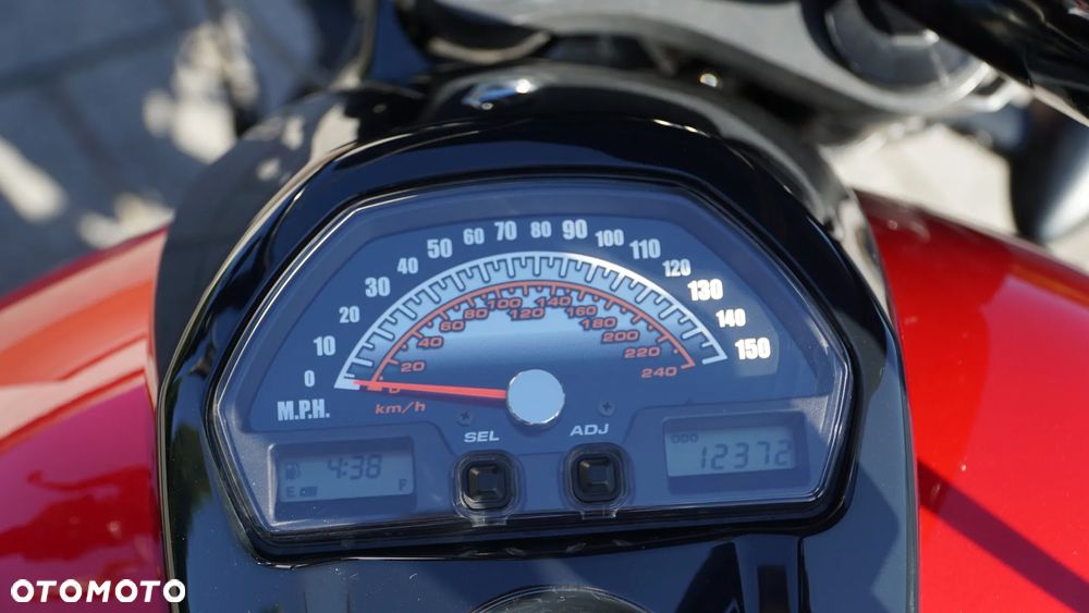 Suzuki Boulevard - 9