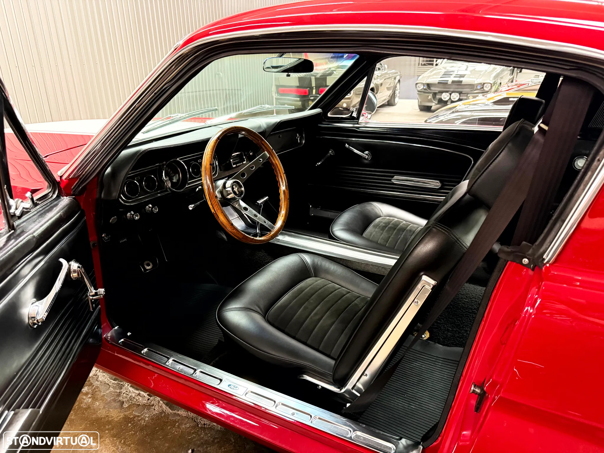 Ford Mustang - 22
