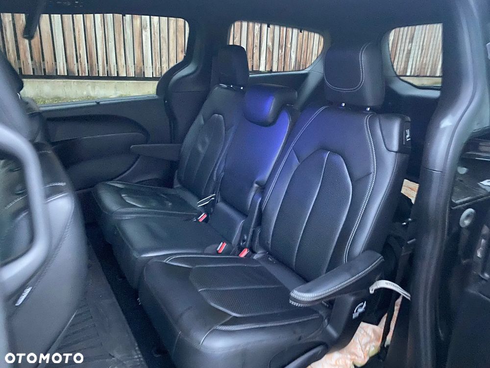 Chrysler Pacifica - 6