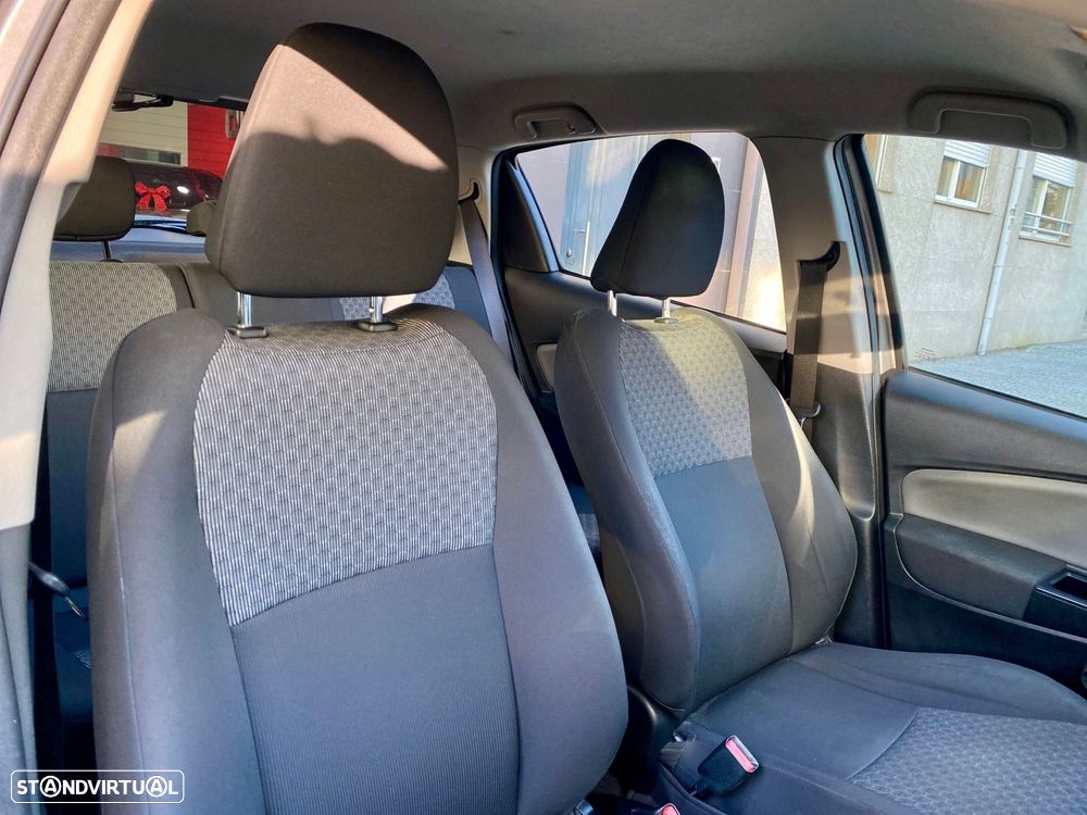 Toyota Yaris 1.4 D-4D Comfort - 23