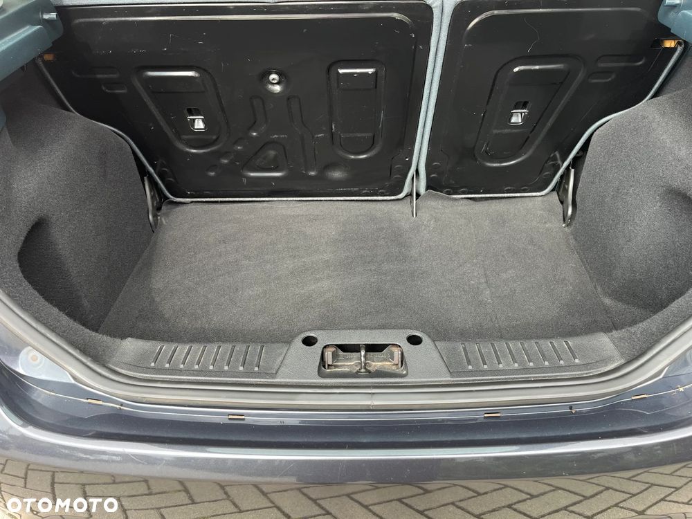 Ford Fiesta - 17