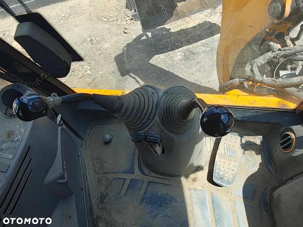 JCB 4CX Eco - 34