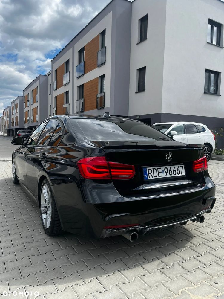 BMW Seria 3 330i Sport Line - 1