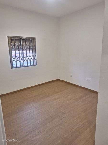 T1 rio tinto junto ao metro - Grande imagem: 5/6