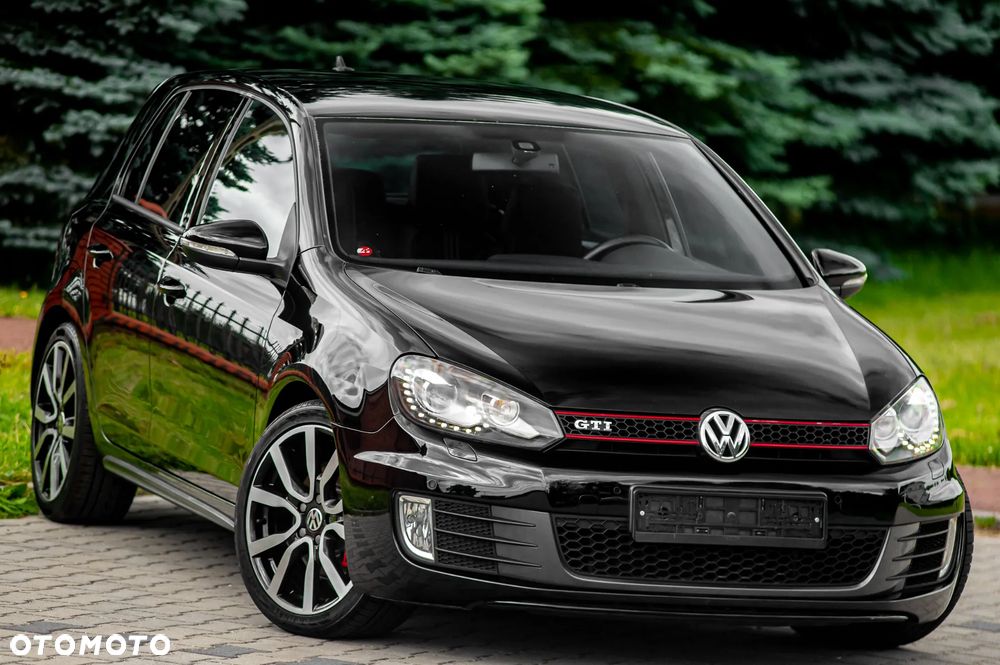 Volkswagen Golf 2.0 GTI DSG adidas - 4