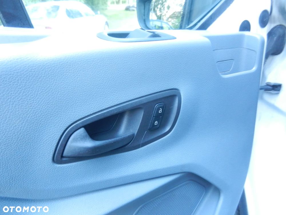 Ford Transit - 25