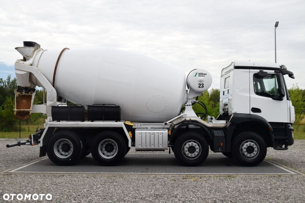 Mercedes-Benz Arocs 3243 - 4