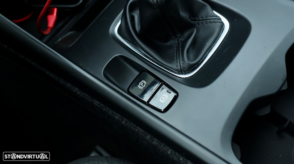 Volvo XC 40 2.0 D3 - 53