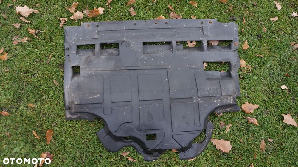 Renault Trafic II Opel Vivaro Nissan Primastar 2.0 DCI M9R oslona plyta pod silnik