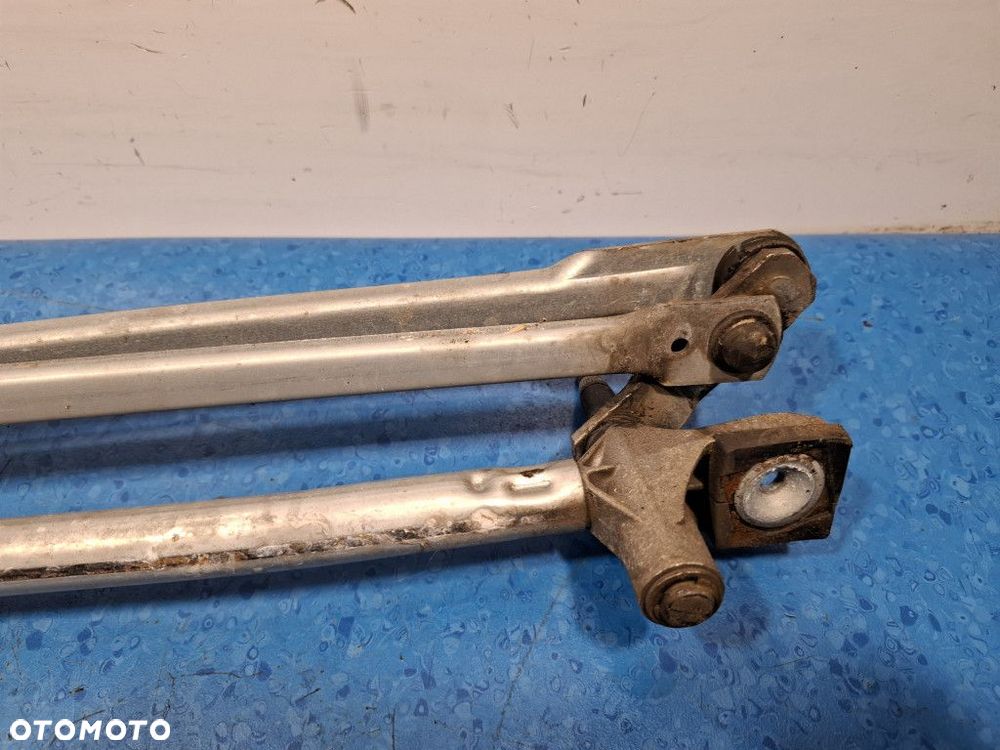 VOLVO V50 MECHANIZM SILNICZEK WYCIERACZEK PRZÓD 0390241924 D 4204 T - 8