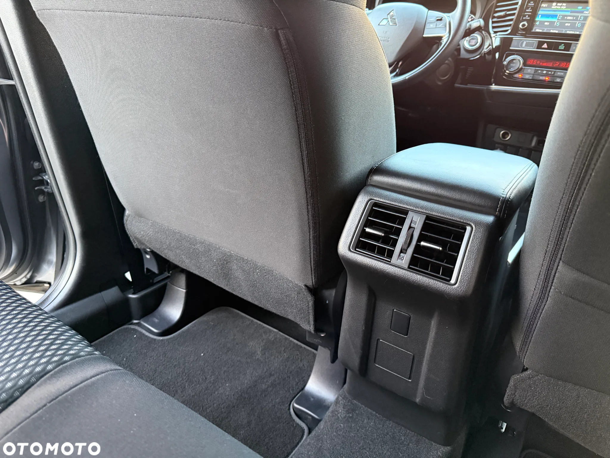 Mitsubishi Outlander 2.0 Intense Comfort 4WD CVT - 27