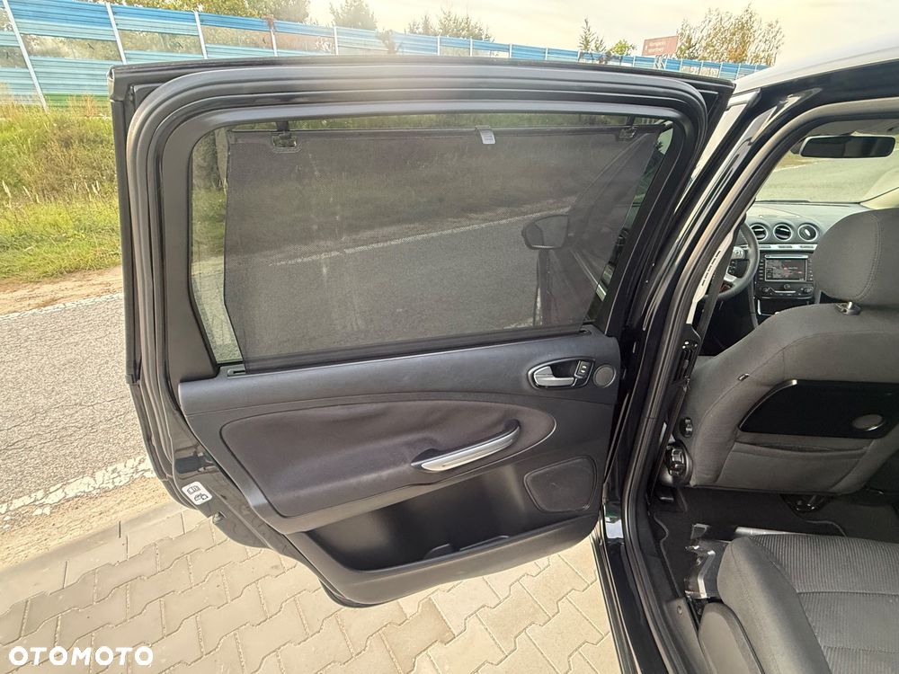 Ford S-Max - 22
