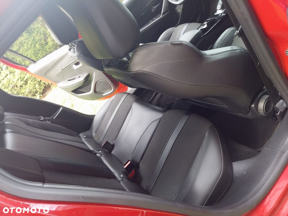 Peugeot 208 PureTech 130 EAT8 GT Pack - 26