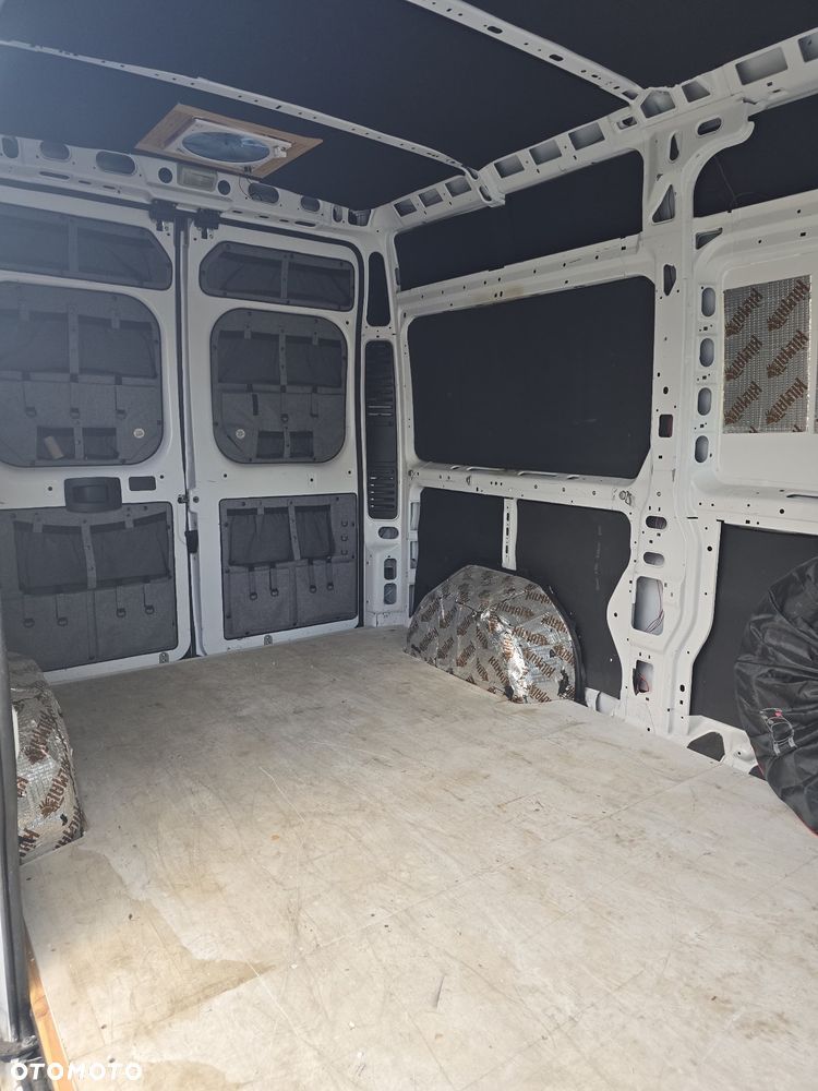 Dodge RAM PROMASTER 1500 - 33