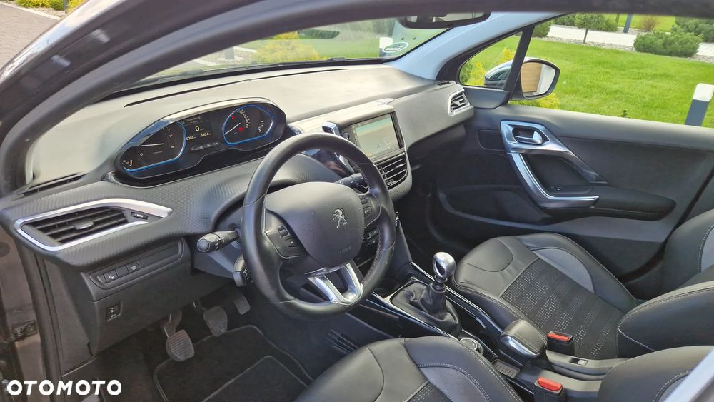 Peugeot 2008 1.6 BlueHDi Allure S&S - 13
