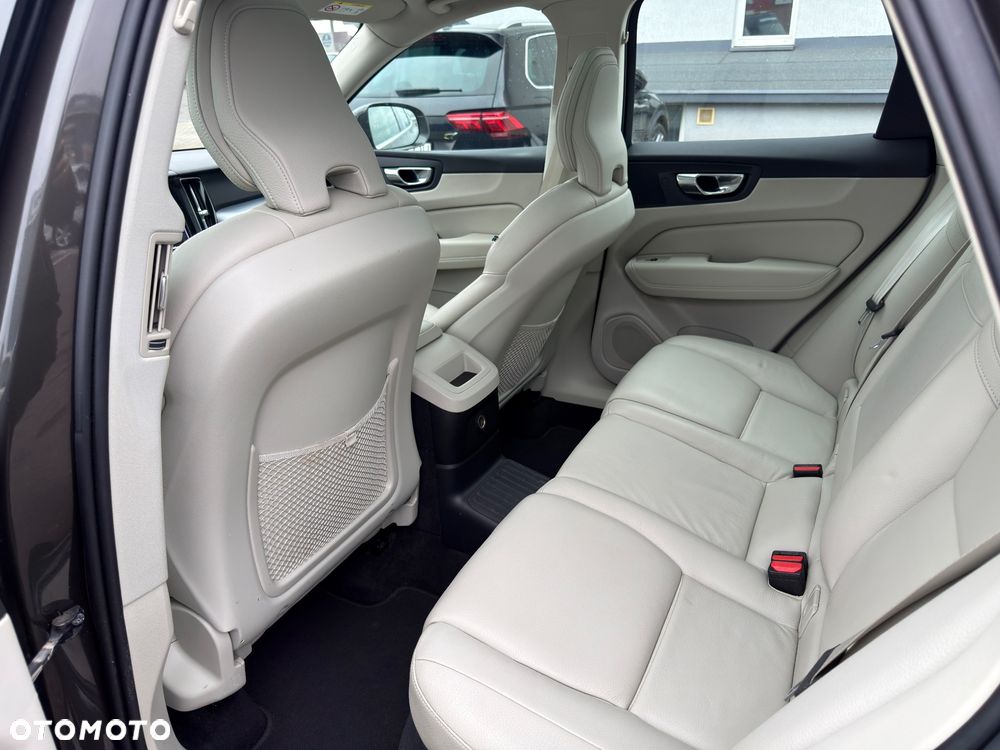 Volvo XC 60 T8 Twin Engine AWD Geartronic Inscription - 18