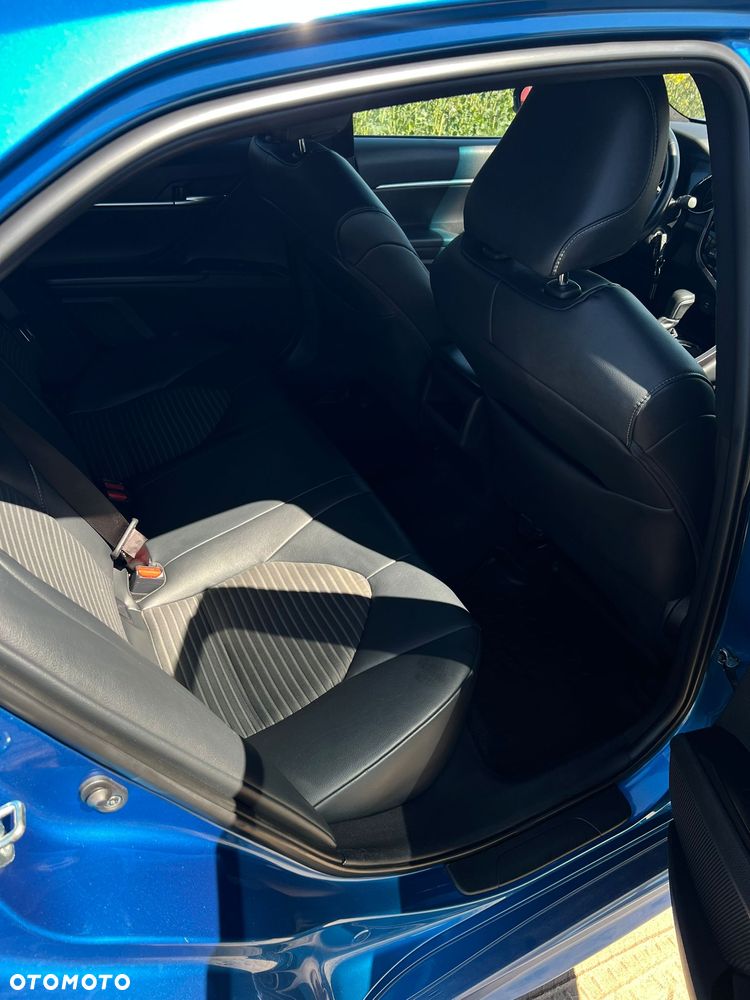 Toyota Camry - 21