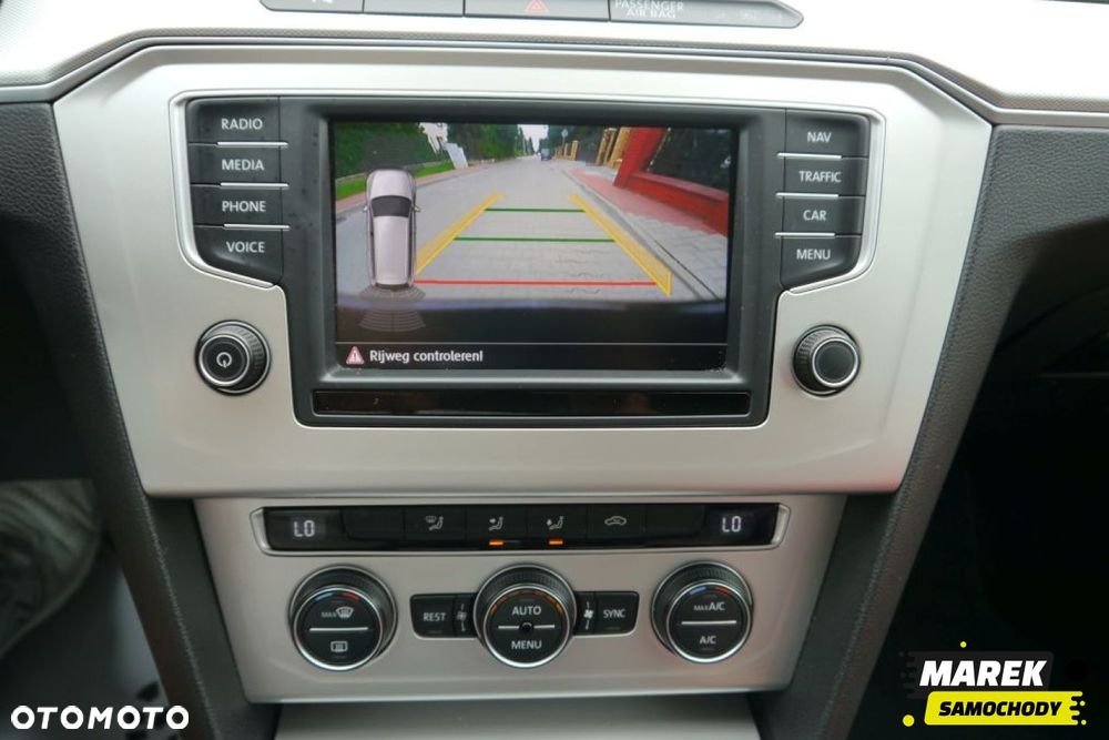 Volkswagen Passat - 9