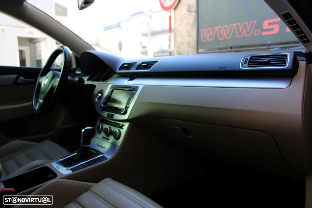 VW Passat Alltrack 2.0 TDI 4Motion DSG BlueMotion Tec - 32