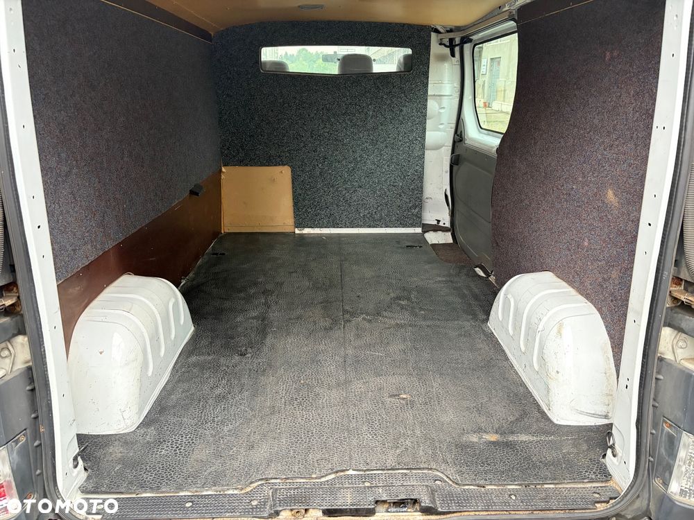 Renault Trafic - 23