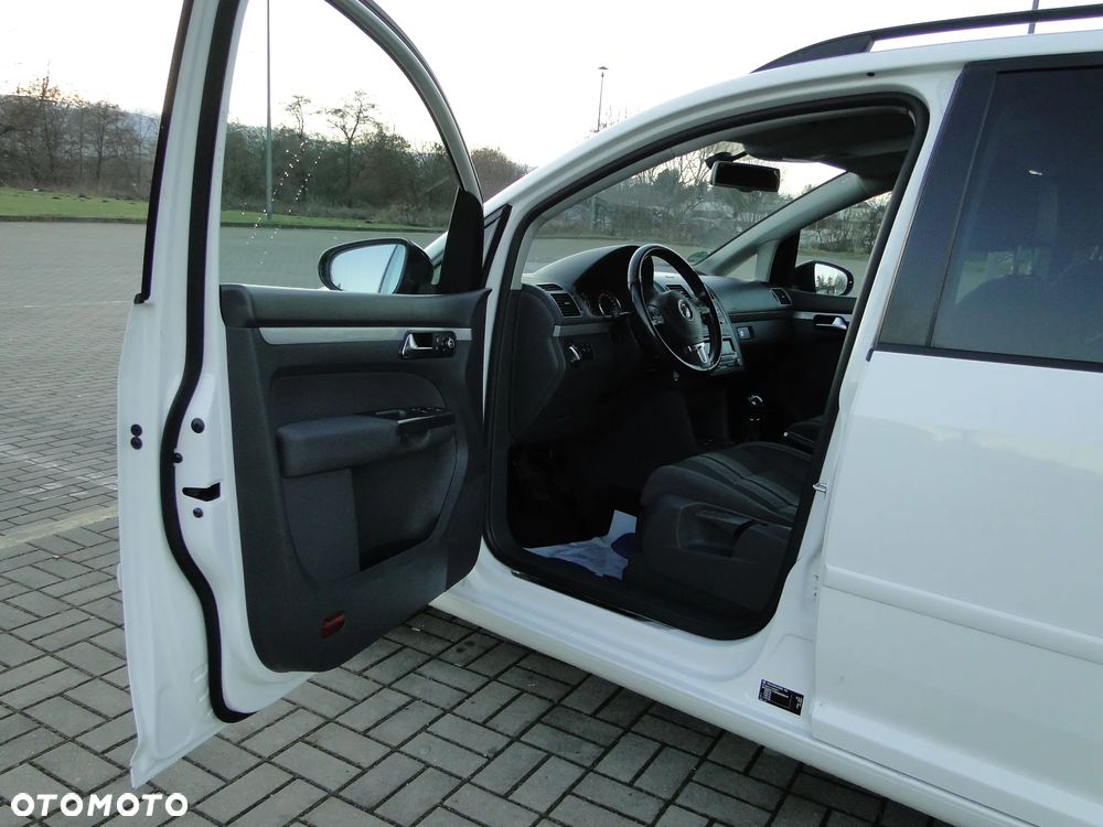 Volkswagen Touran 1.4 TSI MATCH - 9