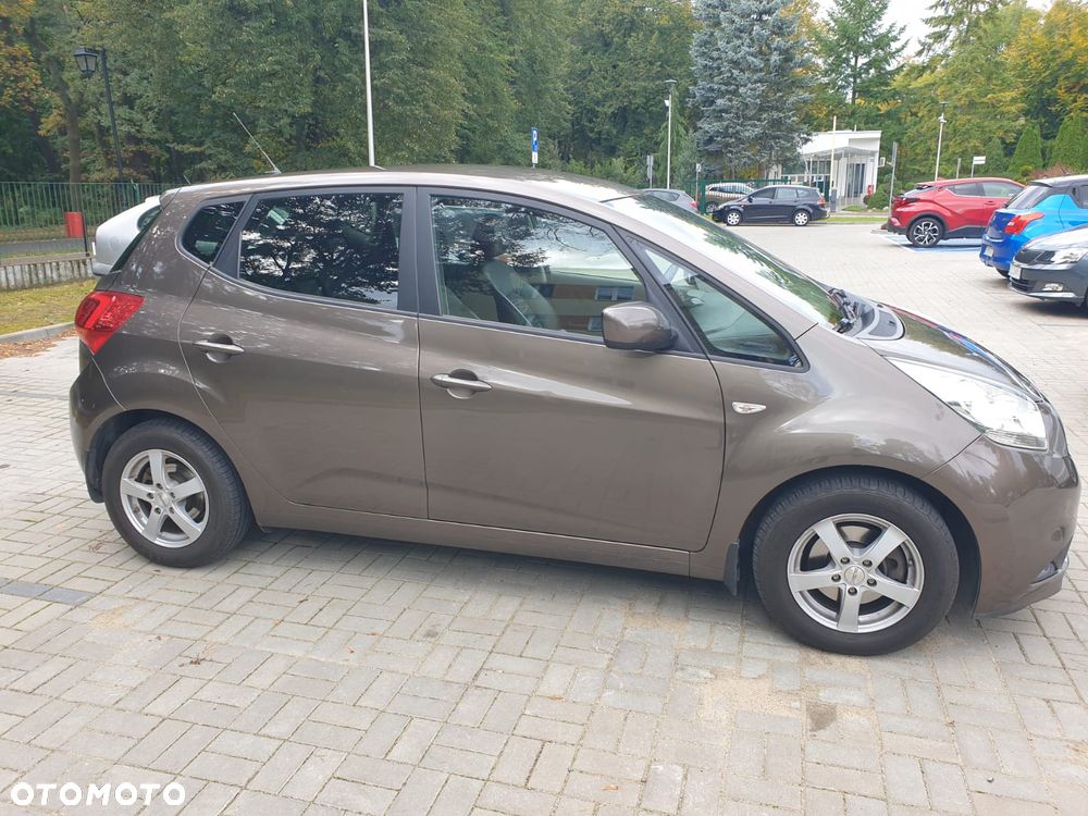 Kia Venga - 15