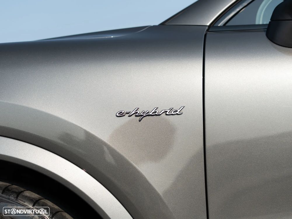 Porsche Cayenne Coupé E-Hybrid - 32