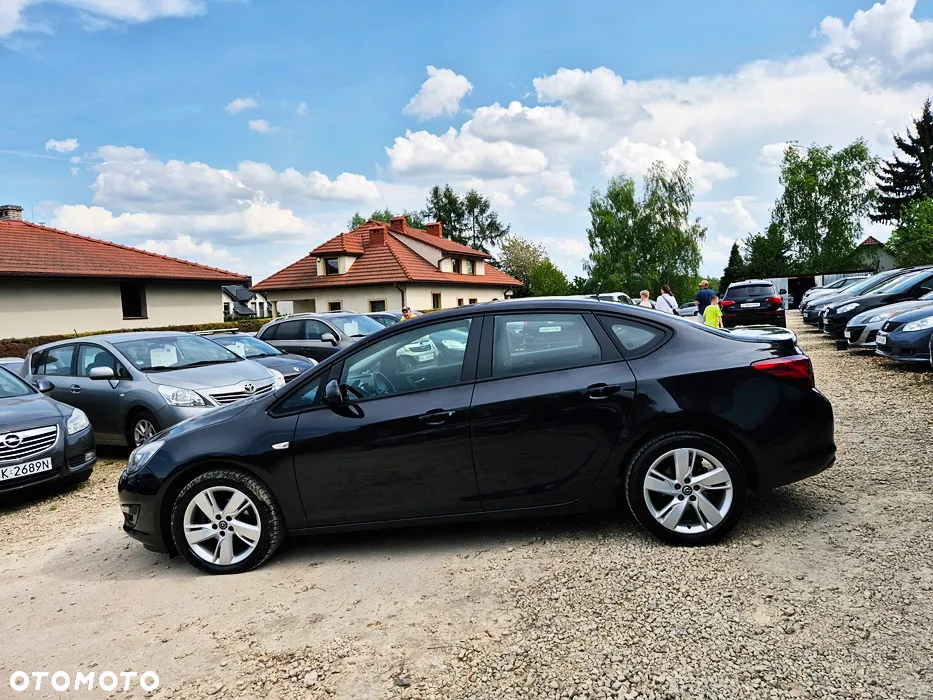 Opel Astra IV 1.4 T Business EU6 - 24