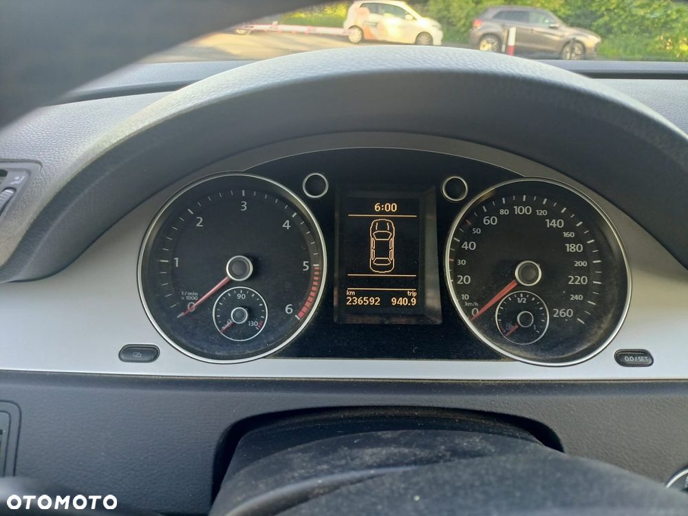 Volkswagen Passat - 5