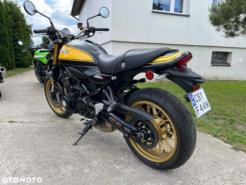 Kawasaki Z 900 RS - 7