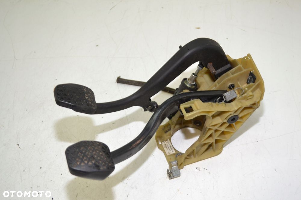 BMW E60 PEDAŁ HAMULCA SPRZĘGŁA 6759948 - 1