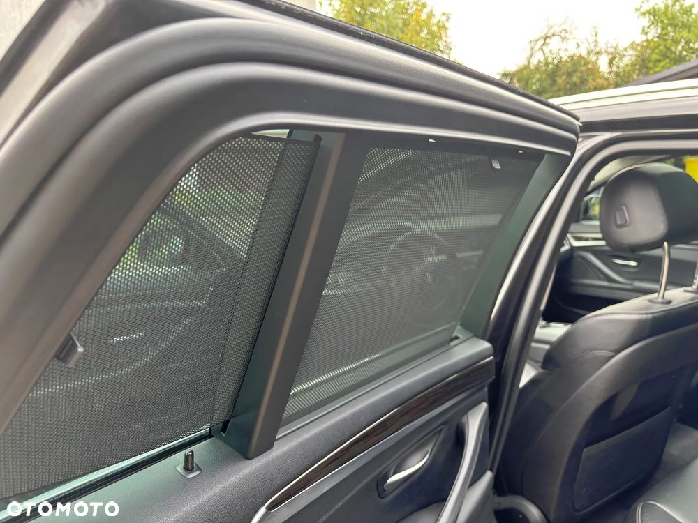 BMW Seria 5 525d xDrive Luxury Line - 12
