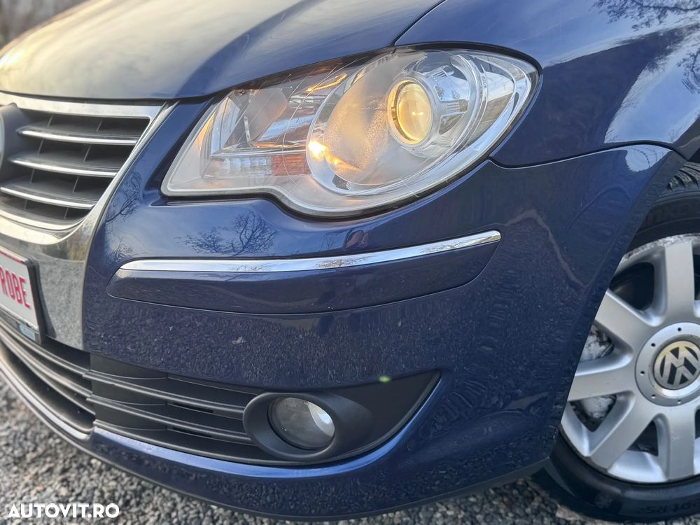 Volkswagen Touran 1.9 TDI DSG Highline - 13