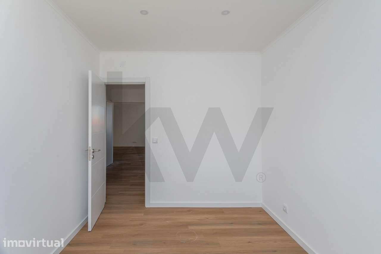 T1 TOTALMENTE REMODELADO COM ÓTIMOTERRAÇO | AMADORA - Grande imagem: 3/8