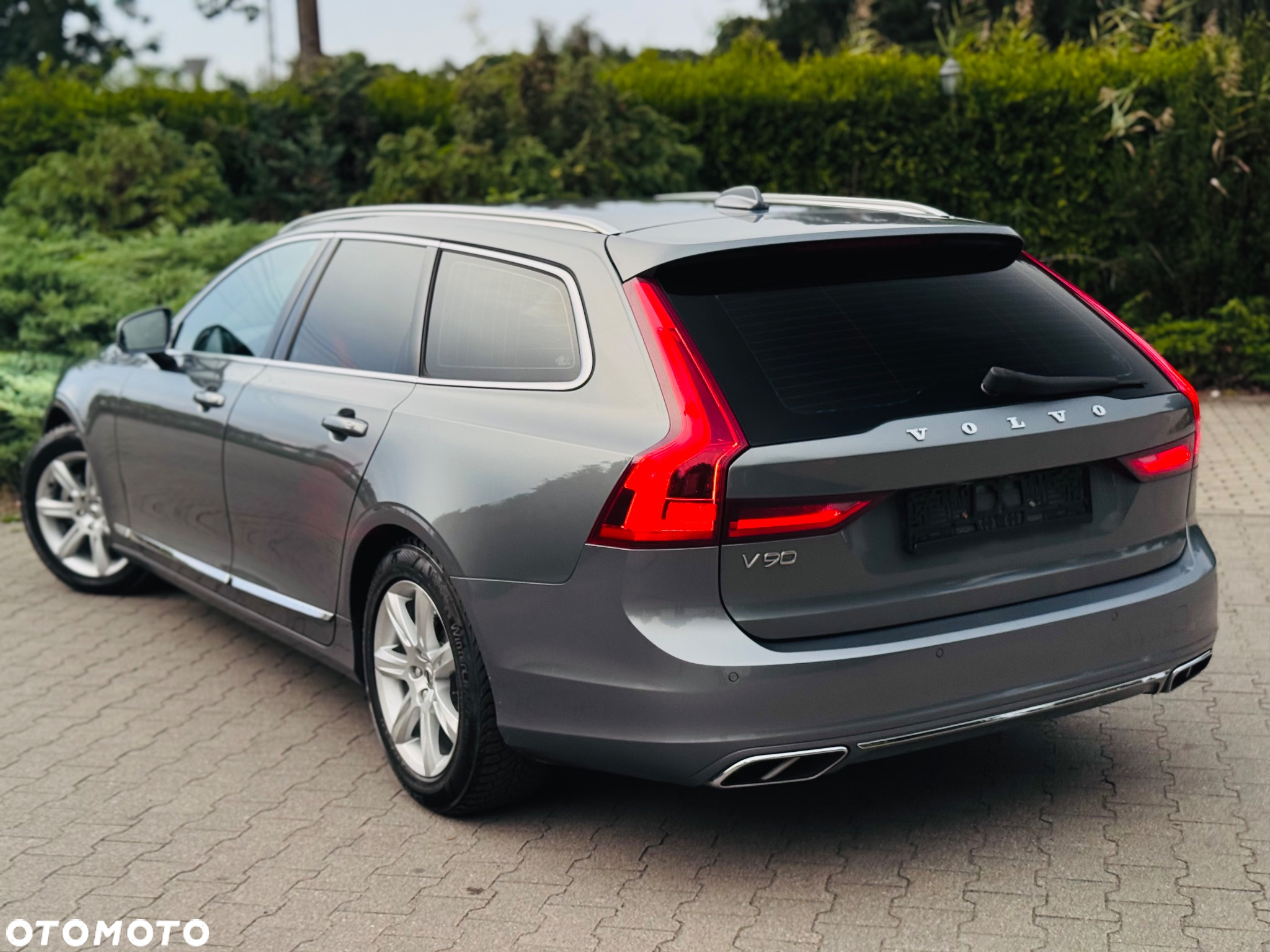 Volvo V90 D3 Geartronic Momentum Pro - 3