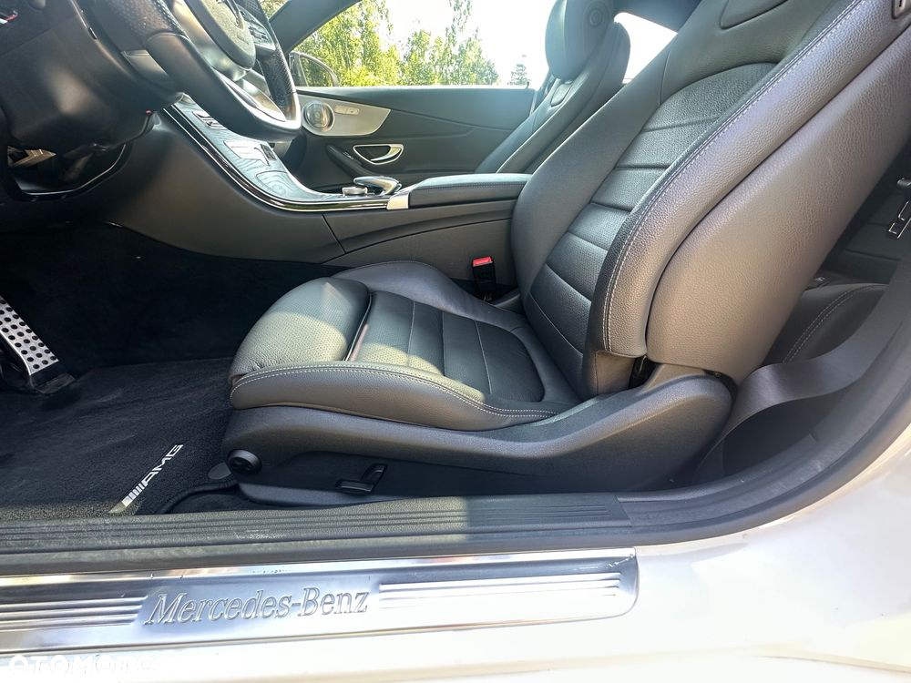 Mercedes-Benz Klasa C 300 9G-TRONIC - 24