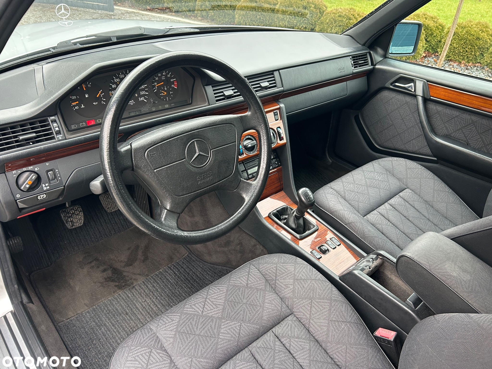 Mercedes-Benz Klasa E 200 T Elegance - 13